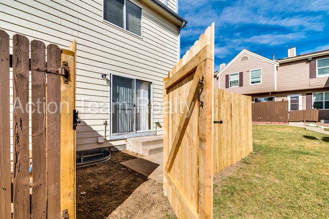 Foto del edificio - 4214 Hunting Meadows Cir