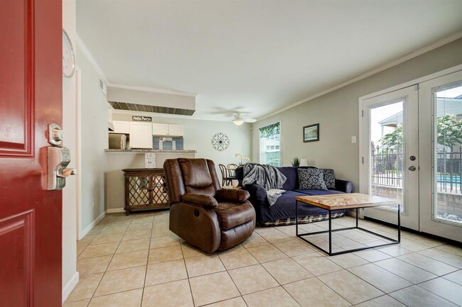 Foto del edificio - 2750 Holly Hall St