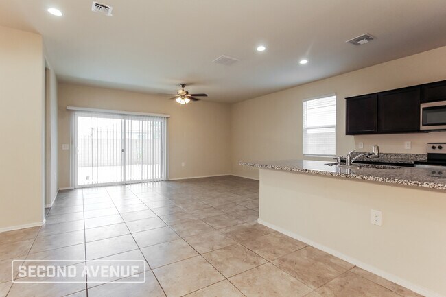 Foto del edificio - 18349 W Faye Way