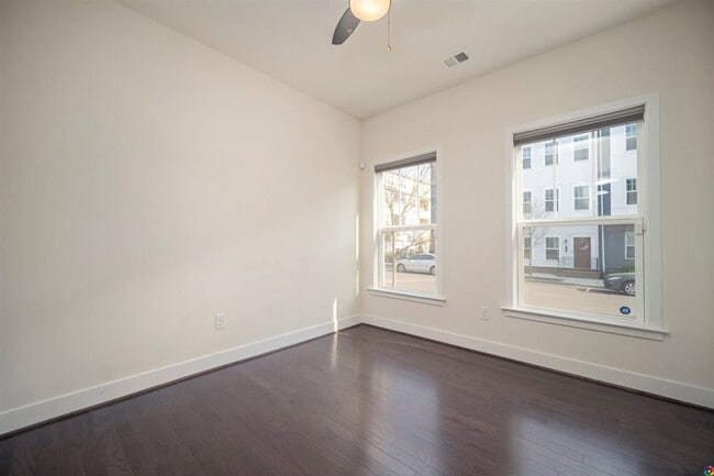 Foto del edificio - 5302 Masons Ln