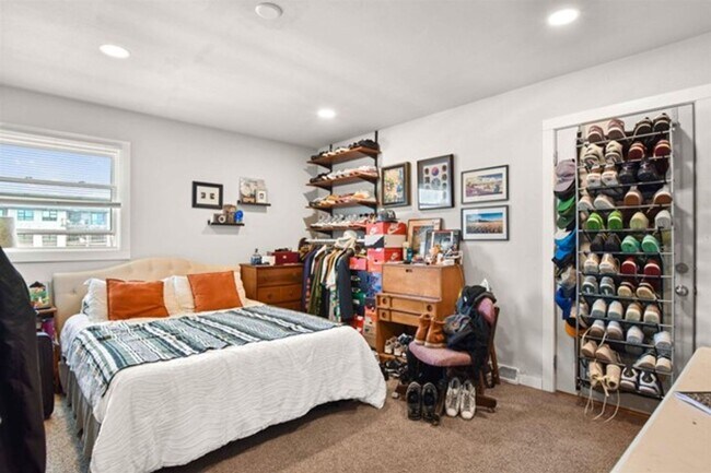 Building Photo - 917 Buena Vista Dr.