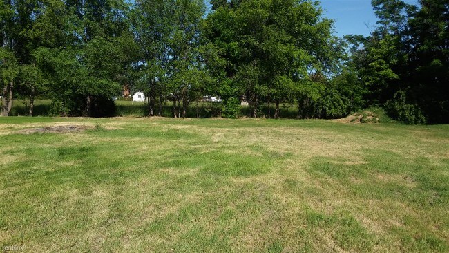 Building Photo - 30 S Wherry Ln