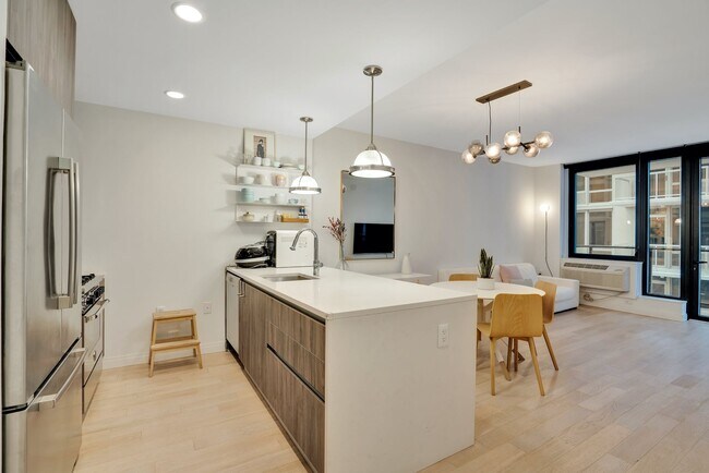 Building Photo - 160 1st St