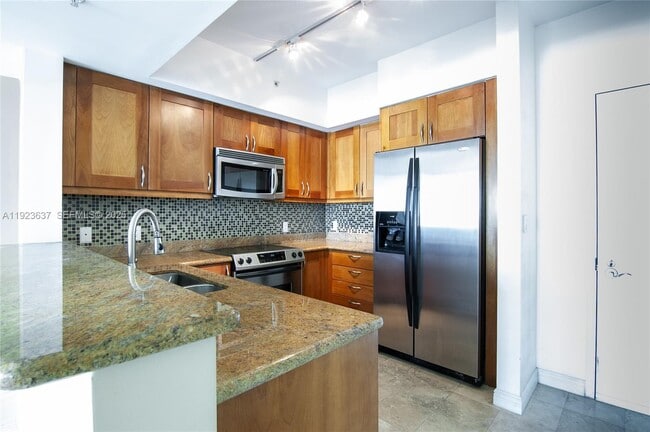 Building Photo - 1745 E Hallandale Beach Blvd