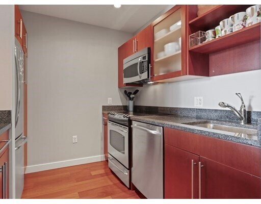 Building Photo - 20 Second St