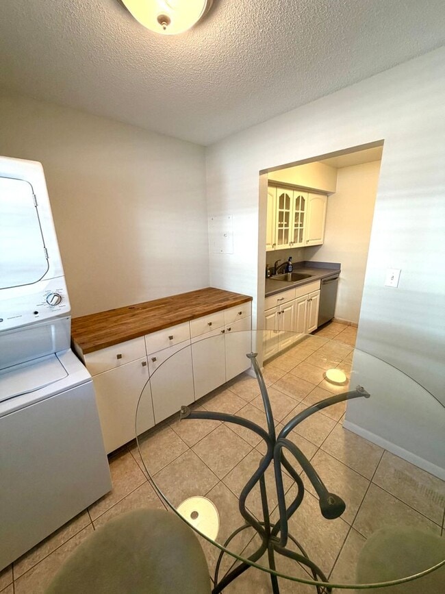 Photo - Popular Location 2/1 House