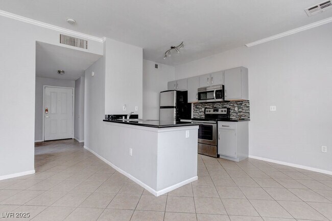Foto del edificio - 2900 Sunridge Heights Pkwy