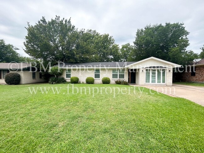 Building Photo - 808 Loy Ln