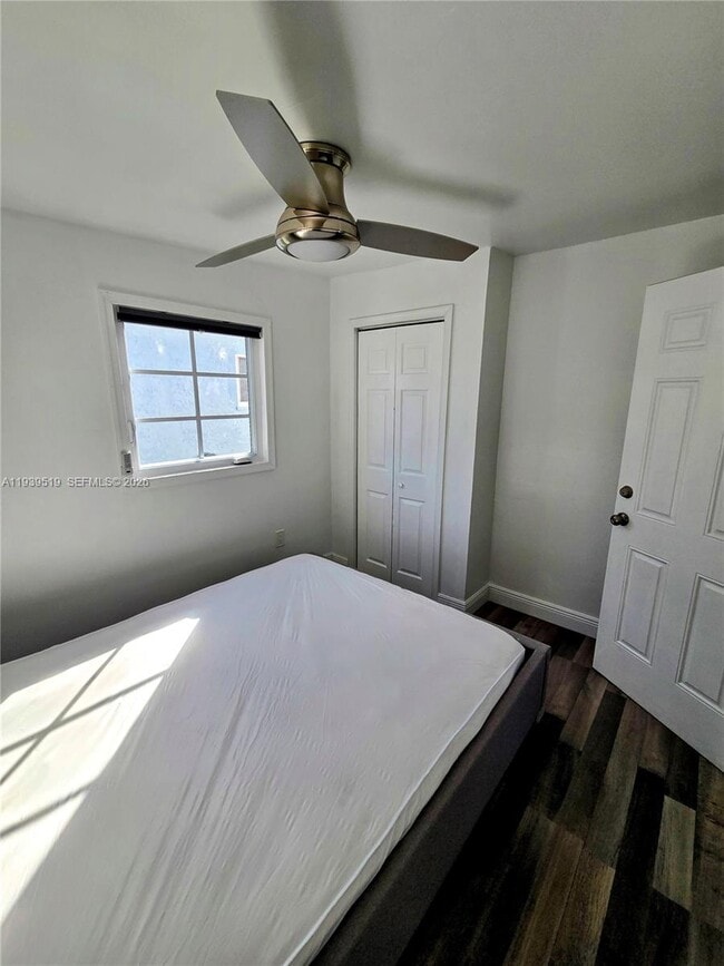 Foto del edificio - 5565 NW 24th Ave