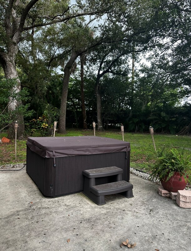 Building Photo - 1621 Sunkist Way