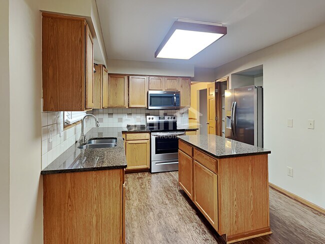 Foto del edificio - 1810 Penwood Pl