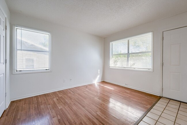Building Photo - 6106 E 153rd Terr