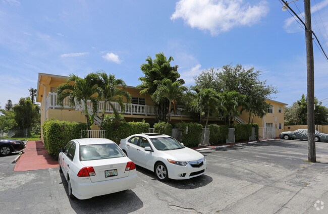 Building Photo - Pineapple Grove