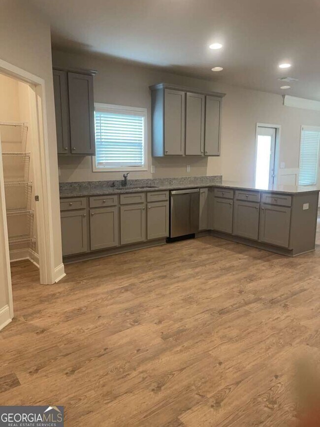 Foto del edificio - 401 Crescent Ct