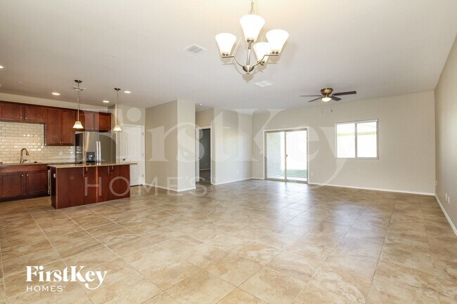 Foto del edificio - 21214 W Palm Ln