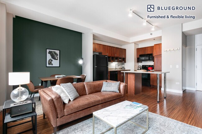 Foto del edificio - 63 E Lake St