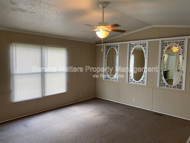 Building Photo - 4021 Thomas St