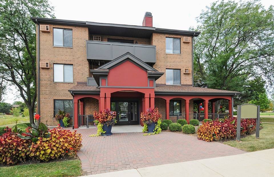 Fifteen 98 Naperville 1598 Fairway Dr Naperville, IL