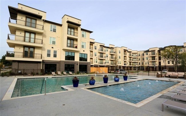 Building Photo - 3300 S Garrison St