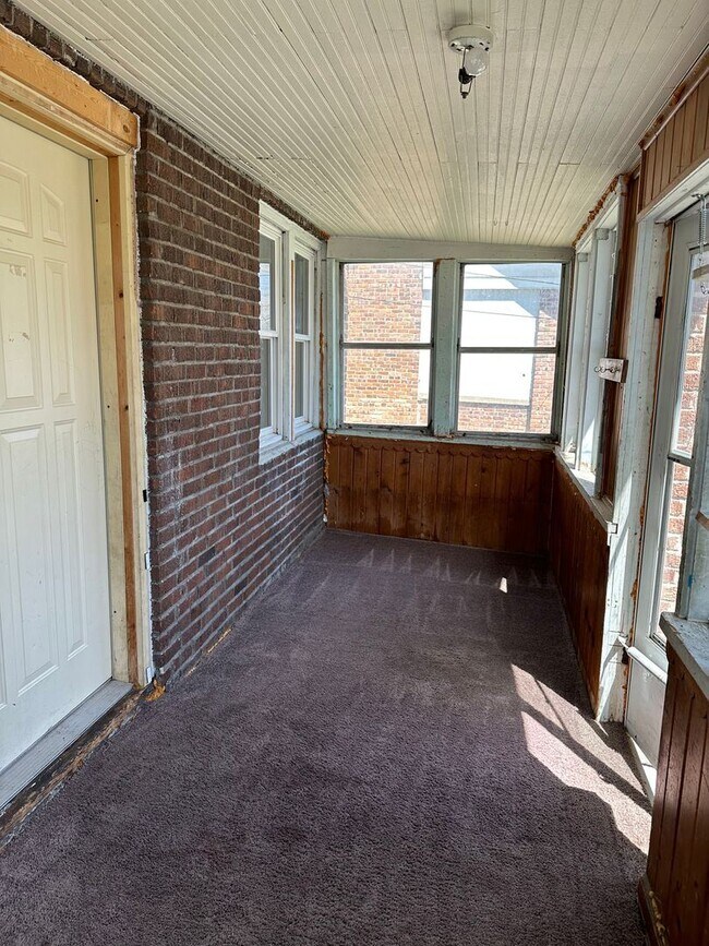 Building Photo - 3 br, 1 bath House - 302 2nd Street NW