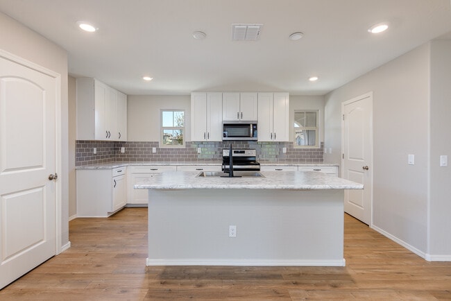 KITCHEN - 16275 W La Ventilla Way