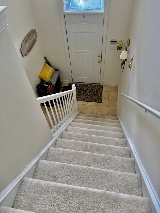 Building Photo - 3BD/2.5BA Brick Townhouse in Chancellors W...
