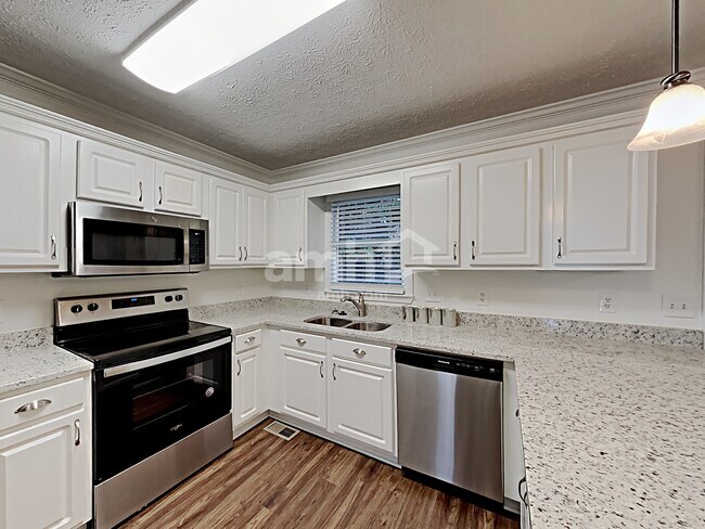 Foto del edificio - 2262 Ashley Falls Ln NW