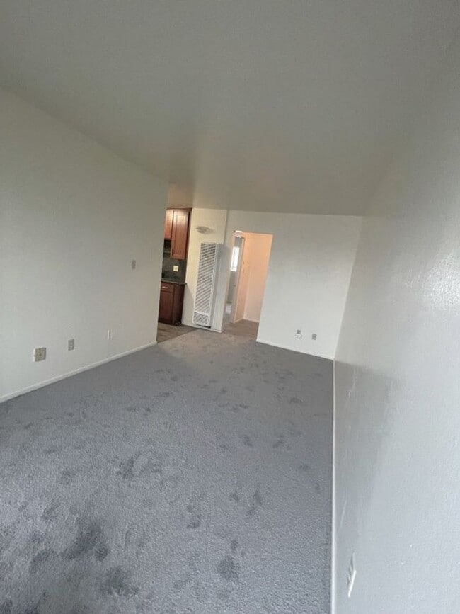 Building Photo - Alameda, Newly remodeled one bedroom unit.