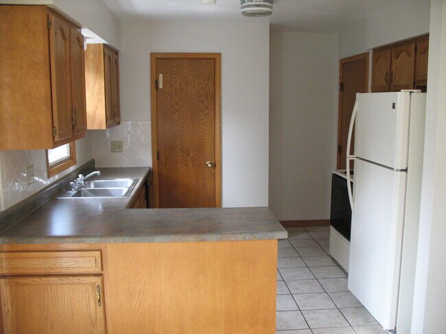 Building Photo - 2812 Burns Ave