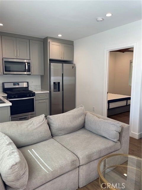 Foto del edificio - 23517 Aetna St