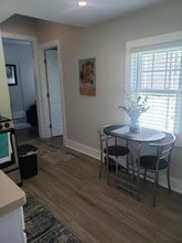 Building Photo - 23 Woodlawn Ave