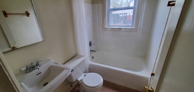 Foto del edificio - 2515 Spring Garden St