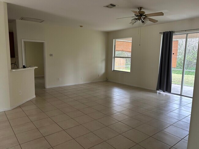 Foto del edificio - 8375 104th Ct