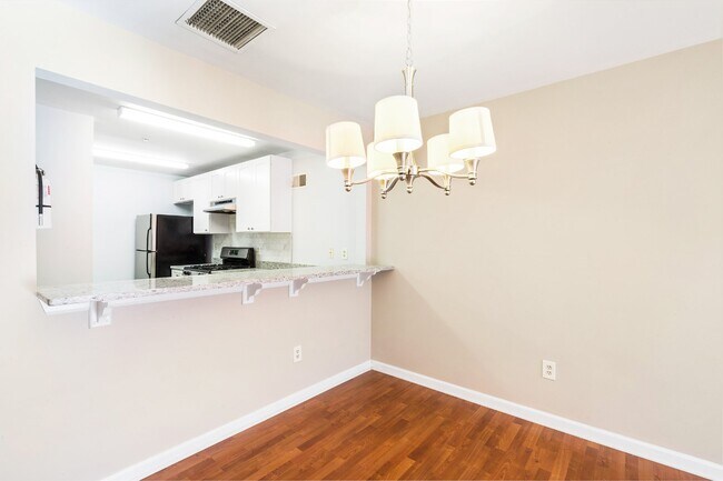 Foto del edificio - 153 Riveredge Dr