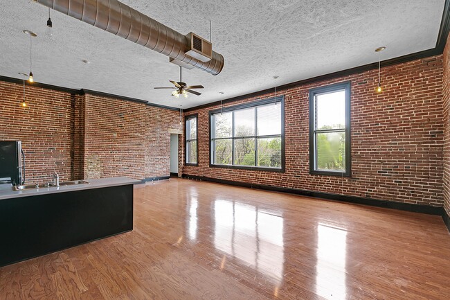 Foto del edificio - 217 E Deaderick St