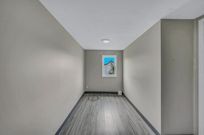 Foto del edificio - 401 McLean St