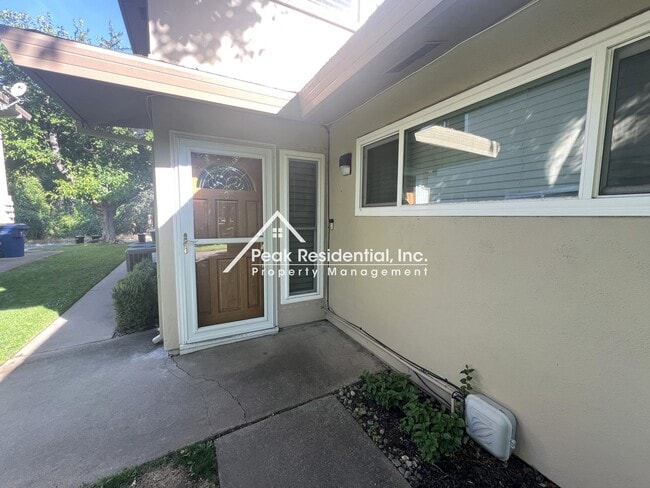 Foto del edificio - 2bd/1ba Condo with 1 Car Garage- Minutes From ARC!