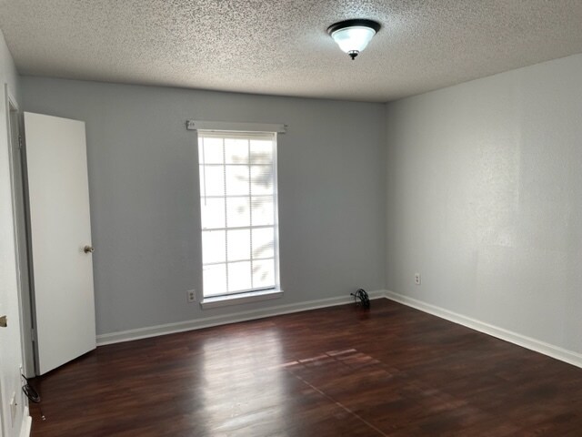 Building Photo - 608 Thelma St
