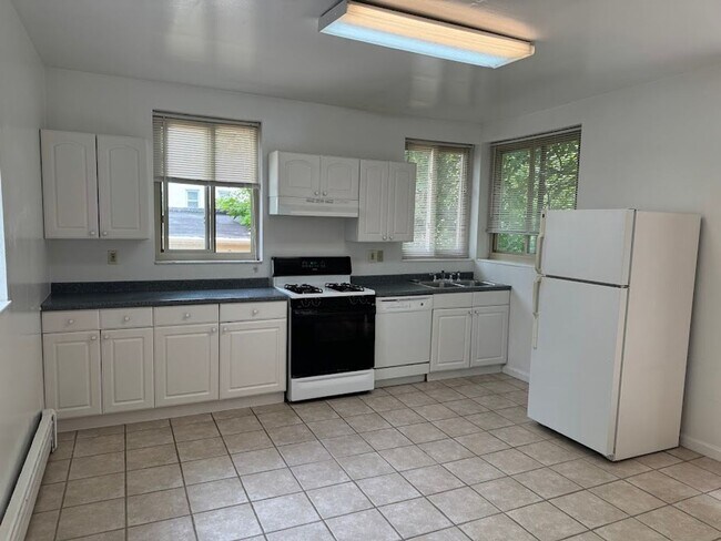 Foto del edificio - Wonderful First Floor Property!
