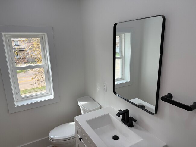 Foto del edificio - 225 E Peru St