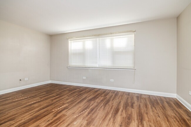 Building Photo - 3113 S 48th Ct