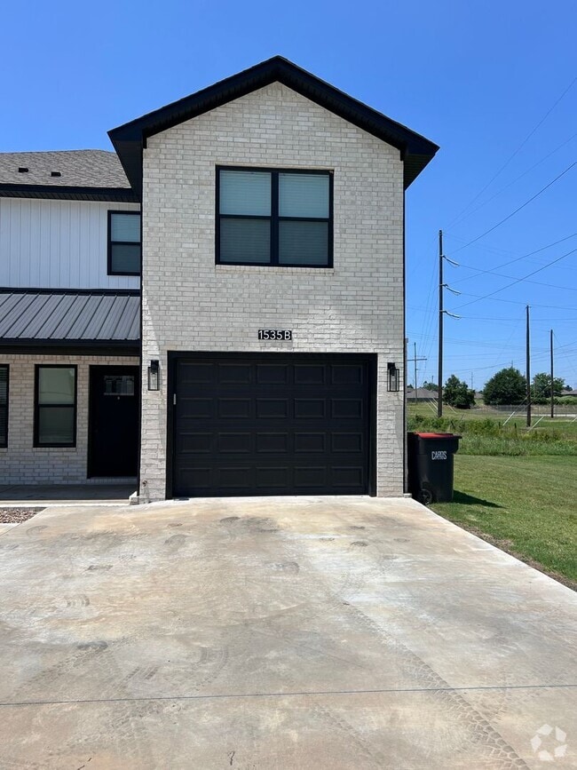 Building Photo - 1535 Northridge Dr