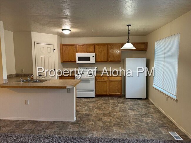 Foto del edificio - 1071 W Pine Ave