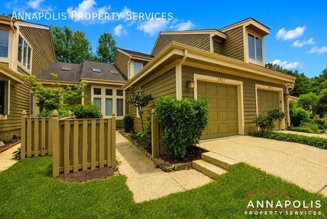 Building Photo - 2817 Pennypond Ln N