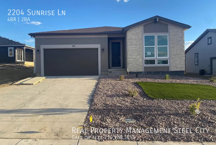 Primary Photo - Stunning 4 Bed 2 Bath Home located on the ...