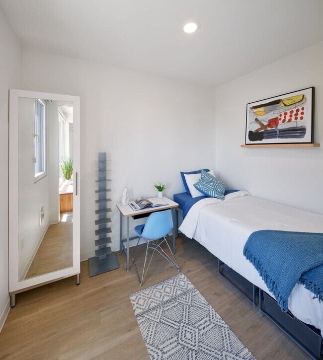 Interior Photo - Panoramic Northside