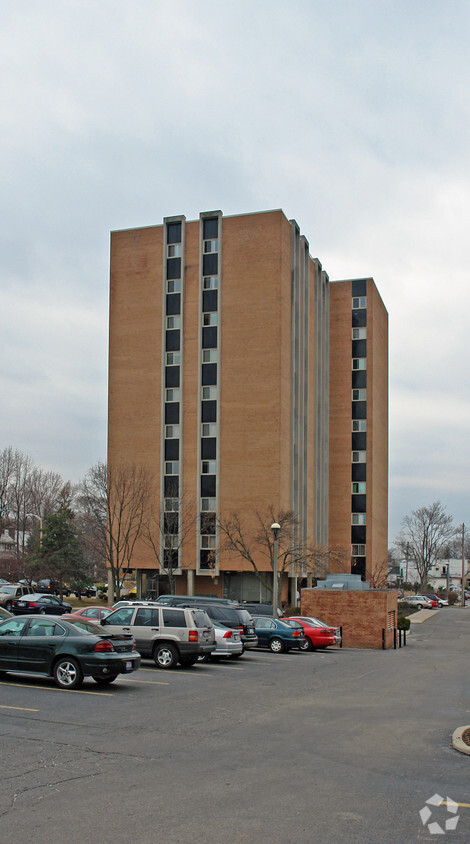 Foto del edificio - Campus South Apartments