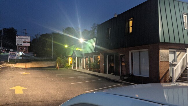 Foto del edificio - 1494 N Charlotte St