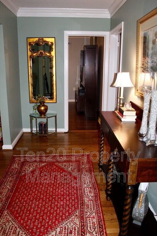 Foto del edificio - 3308 Junaluska Dr