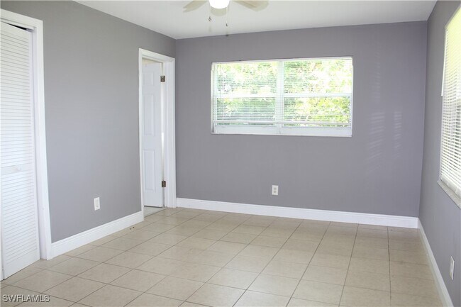 Building Photo - 334 Cape Coral Pkwy W